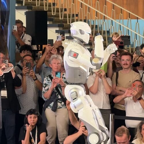 Los robots humanoides conquistan la IFA 2026 poniendo la lavadora o dando volteretas