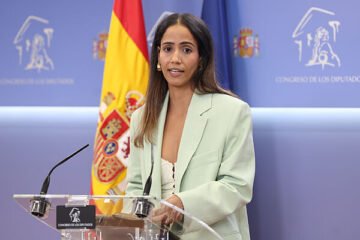 Sumar compromete al PSOE con su voto sobre la nacionalización de saharauis: «Si cambian, sería cavar su propia tumba, darían señales de que tuvo que ver con la crisis de Ceuta»