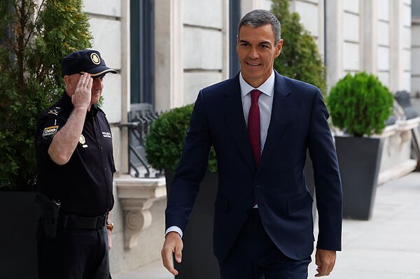 «Nos hemos pegado un tiro en el pie»: incredulidad en el PSOE tras los informes y la versión del Gobierno sobre Ceuta