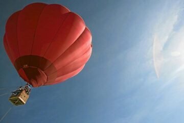 Un herido tras caer de un globo aerostático que acabó en el río Pisuerga a su paso por Simancas