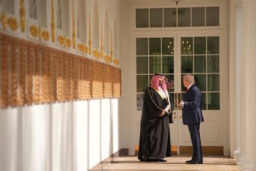 Los dos ‘ganchos’ (de derecha y de izquierda) de Irán con lo que ha logrado bloquear el petróleo de Oriente Próximo