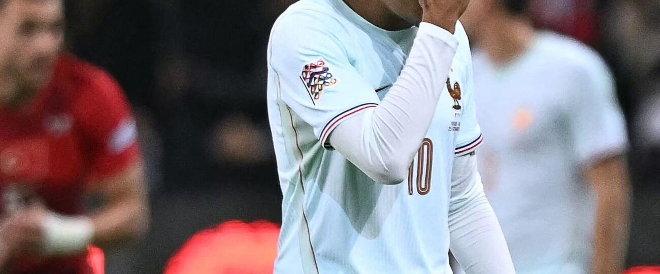 Mbappé se marcha lesionado tras anotar el gol de la victoria en el estreno de Zidane y Mancini no evita la derrota con Italia
