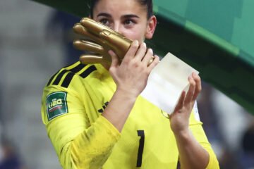 Laia López, la campeona del mundo sub-20 de fútbol que estaba destinada a triunfar en el baloncesto: «Yo he de parar penaltis, pero esto es de todas»
