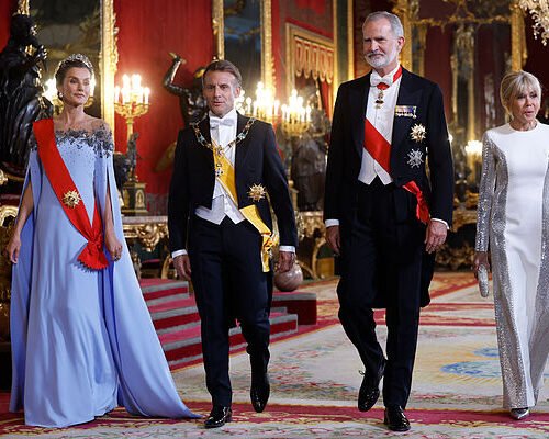 Felipe VI exige ante Macron y Sánchez eficacia en la defensa de la frontera de Ceuta: «No podemos afrontar solos una responsabilidad de todos»