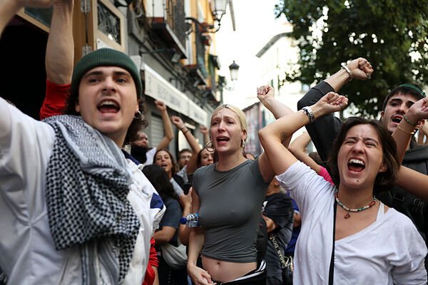 Los acampados siguen con su causa por una vivienda digna: «El pulso no ha acabado»