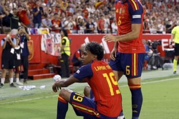 Con estos, con los otros y con los de más allá: una España llena de cambios despacha a Croacia sin despeinarse