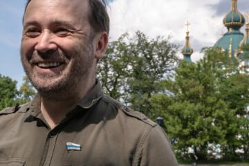 Ilya Ponomarev, disidente ruso: «Me han intentado matar nueve veces. Me persiguen en Kiev, EEUU y Europa. Estoy en guerra»