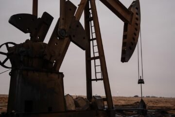 El petróleo vuelve a subir y ya roza los 100 dólares ante una nueva escalada del conflicto en Irán
