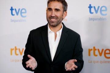 Un año después del fracaso de La familia de la tele, Aitor Albizua regresa a las tardes de La 1 de RTVE junto a Aida Bao
