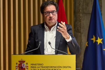 La televisión y el streaming cambian sus normas en España: así serán las nuevas edades y avisos de contenido