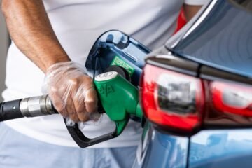 El repunte de precios del verano hace mella en el diésel y frena su consumo en julio mientras sube el de gasolina