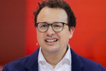 El CEO de Anthropic pide «bajar el ritmo» de desarrollo de la IA ante el riesgo de «perder el control»