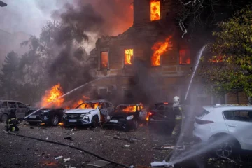 Drones a reacción rusos atacan la Academia Nacional de Ciencias y un gran hospital en Kiev