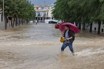 Casi toda España en aviso por lluvias y tormentas, con tres comunidades en nivel naranja