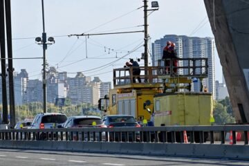 Rusia insta a diplomáticos y extranjeros a abandonar Kiev y anuncia ataques masivos