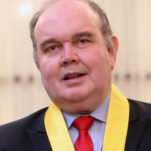 El ultraderechista López Aliaga, virtual ganador de las municipales en Lima