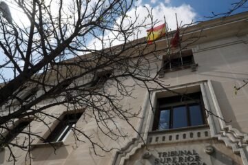 Una trabajadora admite robar dinero en casa de su jefe, pero logra una indemnización de más de 21.000 euros después de que la justicia declare improcedente el despido