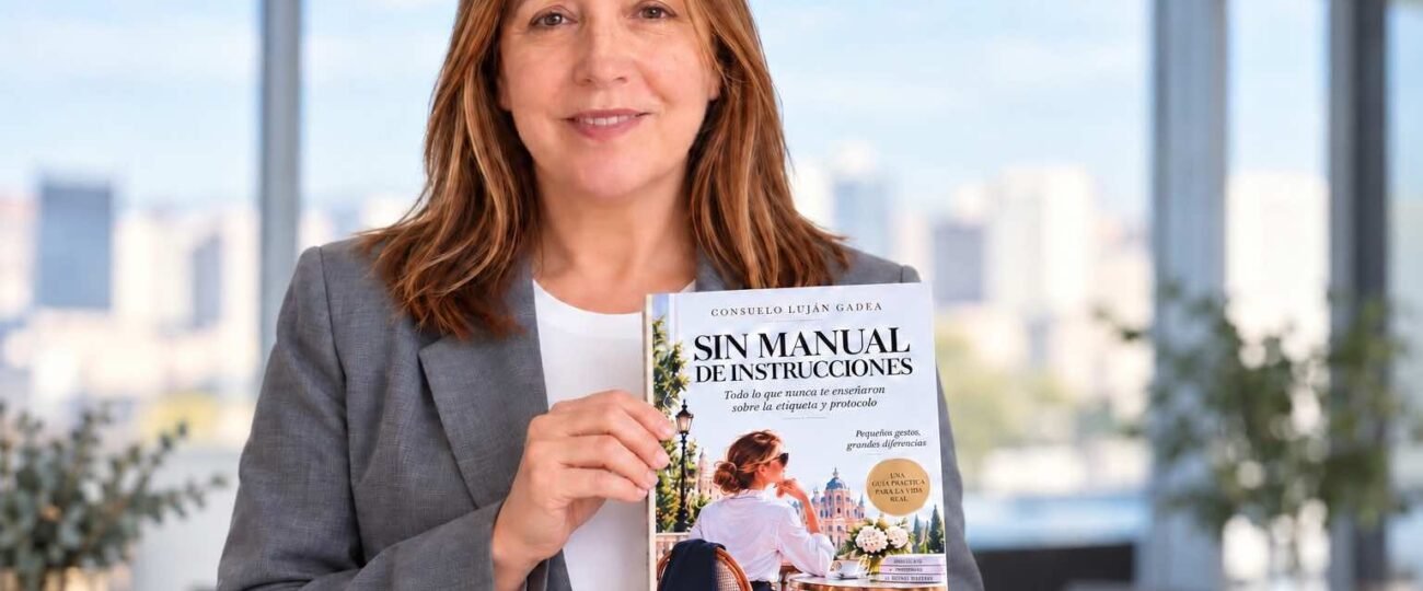 Consuelo Luján Gadea publica “Sin manual de instrucciones”, una guía cercana y con humor para perderle el miedo a la etiqueta