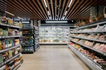 Despedido de un supermercado por llamar «chihuahua» a una compañera y contar que soñaba con matar a dos superiores con cuchillos