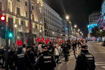 Los acampados en Sol salen hacia Cibeles y extienden su movilización a Callao
