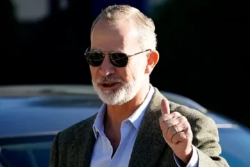 Felipe VI abandona la clínica donde ha sido operado de cataratas en Oviedo