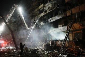 Al menos una persona ha fallecido y varias han resultado heridas en un ataque ruso contra Kiev