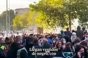Elena Iribas, periodista de EL MUNDO, cuenta en primera persona cómo fue gaseada durante los disturbios de Marsella