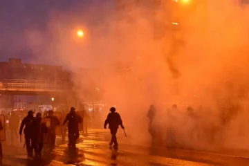 Nueva noche de disturbios en Francia con casi mil detenidos